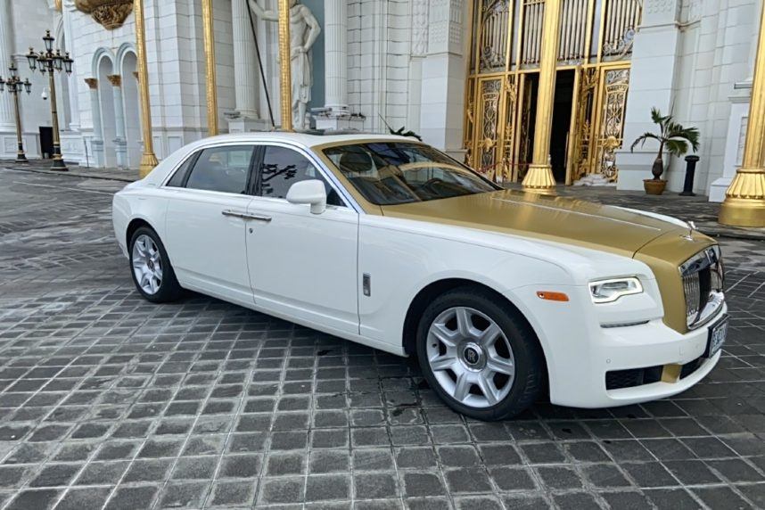 Saipan Casino Auction Includes Rolls-Royce Cars, Swarovski Crystal Dragons